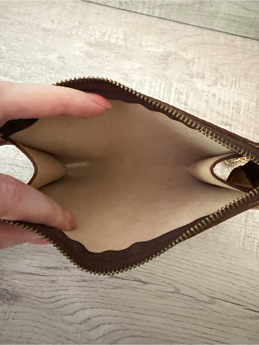 Louis Vuitton Mini Pochette - Picture 8 of 15